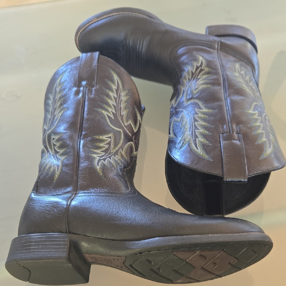 Ariat Black Western Boots with Light Green Stitching - Picture 10 of 12